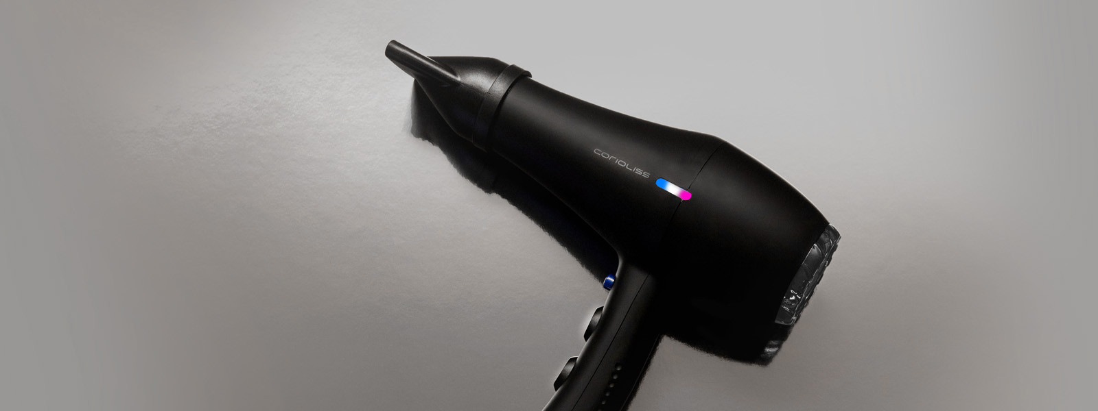 Le sèche-cheveux Corioliss Flow Power est un sèche-cheveux avec un moteur très puissant de 2200 W idéal pour les professionnels